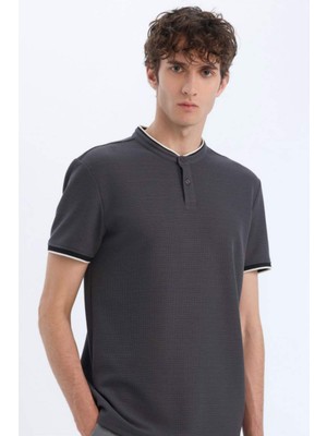Defacto Slim Fit Dar Kesim Dik Yaka Dokulu Kısa Kollu Waffle Polo Tişört