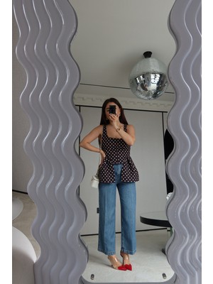Özge Özgenç Puantiyeli Askılı Bluz