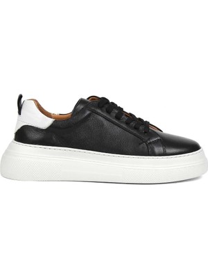 Celal Gültekin Kadın Siyah Bağcıklı Kalın Tabanlı Deri Sneaker
