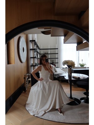 Özge Özgenç Kalın Askılı Puantiyeli Maxi Elbise