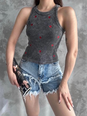 Trend Movira Kalp Nakışlı Bluz