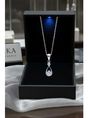 Anka Mücevherat Işıklı Kutuda 925 Ayar Gümüş Tektaş Damla Kadın Kolye