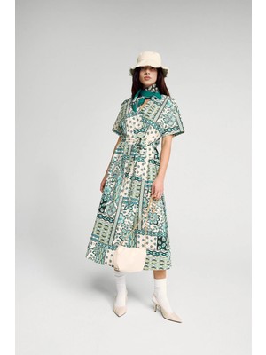 United Colors Of Benetton Açık Yeşil Kadın / Kız KDN_%100 Pamuk Desenli Kuşaklı V Yaka Poplin Elbise Model Kodu: 40H2DV0C3AÇIK Yeşil