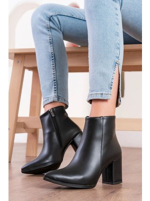 Sefayol Collie Siyah Mat Deri Fermuarlı Topuklu Kadın Bot