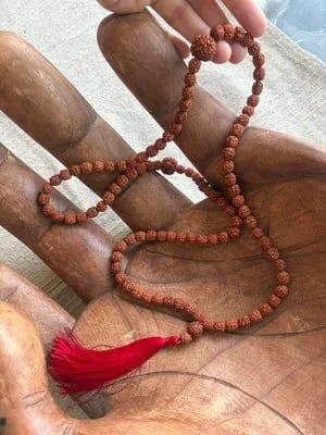Miamantra Rudraksha Mala Tesbih / Meditasyon Kolyesi (99'lu) Rudraksha Tohum Çekirdeği Kolyesi