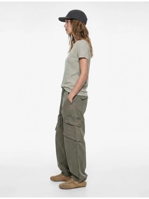 Koton Ekru Çizgili Kadın / Kız Bisiklet Yaka Kısa Kollu Slim Fit Tişört Model Kodu: 6SAL10767IKEKRU Çizgi