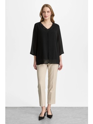 Mutlu Ertan Kadın V Yaka Pullu Bluz Siyah 30485