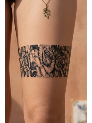 Dövme Kutusu Gerçekçi Gül Bahçesi Şerit Yarı Kalıcı Dövme / 1 Ay Kalıcı - Sanatsal Çiçek ve Yaprak Desenli Geçici Bacak Dövmesi