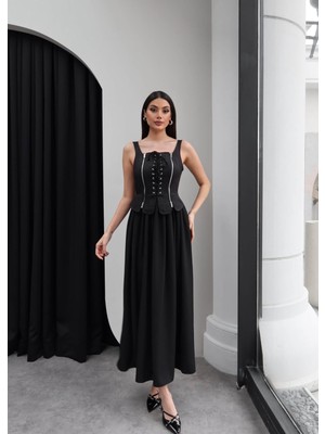 Qimya Butik Keyymod Kadın Bağcık ve Fermuar Detaylı Tok Kumaş Sabit Yelekli Görünümlü Askılı Kollu Uzun Elbise