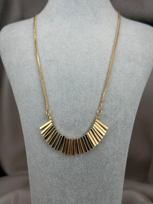 ZS Aksesuar Gold Geometrik Çubuk Detaylı Çelik Kolye – Modern Şık Statement Kadın Kolye