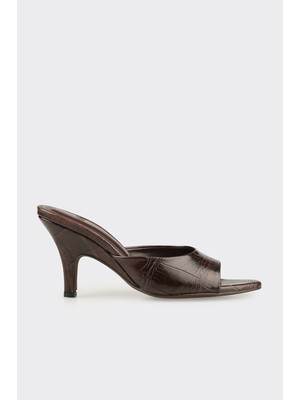 Elle Kahve Kadın Terlik