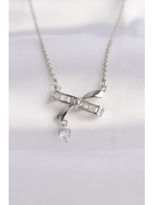 Krm 316L Çelik Zincir Gümüş Renk Zirkon Taşlı Kalp Detay Fiyonk Kolye Krm