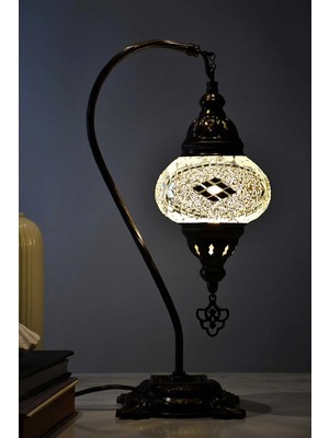 Deveboynu El Yapımı Mozaik Masa Lambası – Pirinç Gövde, E14 Duy, 42 cm Dekoratif Abajur