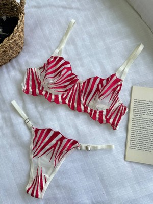 Beyaz Zebra Desenli Kadın Şeffaf Bralet Tanga Sütyen Takımı