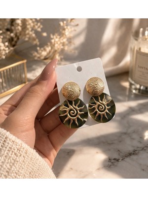 Bymiel Vintage Güneş Motifli Küpe – Şık Tasarım (Kararmaz Alerji Yapmaz 316 Çelik)