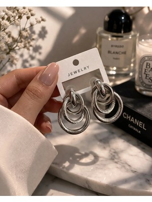 Bymiel Çok Halkalı Gümüş Renk Zincir Detaylı Şık Küpe (Kararmaz Alerji Yapmaz 316 Çelik)