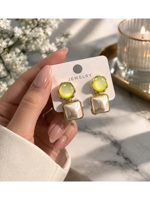 Bymiel Vintage Taş Detaylı Kare Inci Görünümlü Gold Küpe (Kararmaz Alerji Yapmaz 316 Çelik)