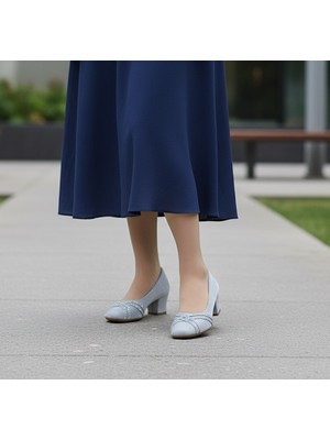 KAFKASLAR AYAKKABI Taş Detaylı Küt Burun 5 cm Anne Model Gümüş Topuklu Ayakkabı