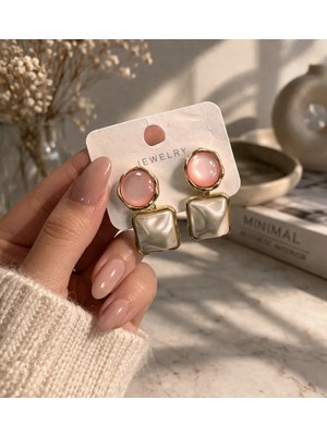 Bymiel Vintage Taş Detaylı Kare Inci Görünümlü Gold Küpe (Kararmaz Alerji Yapmaz 316 Çelik)