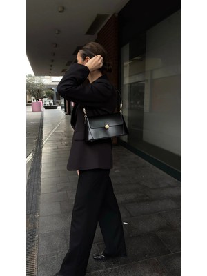 Classy Kadın El ve Omuz Çantası – Kapaklı Kilitli