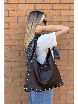 Rivet Yumuşak Deri Geniş Hacimli, Astarlı Stud Detaylı Kadın Omuz Çantası – 48X25X10 cm