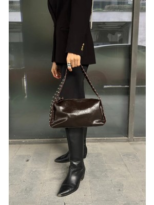 Riva Zımba Detaylı Kadın Omuz Çantası – Geniş Hacimli, Fermuarlı, Günlük Şık Çanta