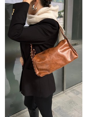 Riva Zımba Detaylı Kadın Omuz Çantası – Geniş Hacimli, Fermuarlı, Günlük Şık Çanta