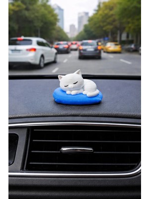 Shhobi Mavi Yastık Üstünde Yatan Sevimli Tatlı Kedi Torpido Süsü - Yastıkta Üstünde Uyuyan Kedi Araba Süsü