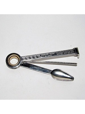 Pipsan Pipo Kaşığı, Metal Malzeme ile Temizlik ve Tütün Bastırma Özelliği Olan Kullanım Aracı