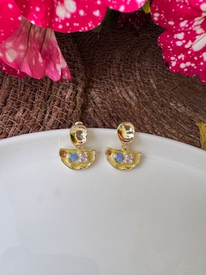 Ebru Çitak Mineli Sallantılı Inci Detaylı Çiçek Küpe - Sarı