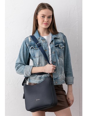 Just Polo Mila Charmlı Büyük Boy Yumuşak Deri Görünümlü Geniş Hacimli Lacivert Kadın Kol Çantası PBU3207