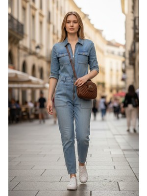 Dilorans Stilinizi Konuşturun: Şık Metal Kilitli Baget Çanta