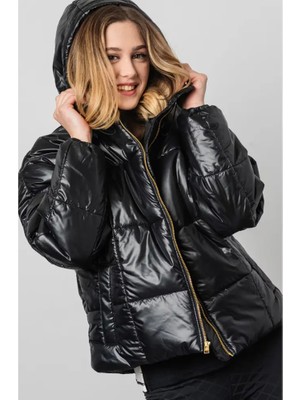 Nike Sportswear Classic Puffer Therma-Fıt Bol Kesim Kadın Montu