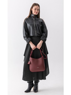 Just Polo Mila Charmlı Büyük Boy Yumuşak Deri Görünümlü Geniş Hacimli Bordo Kadın Kol Çantası PBU3207