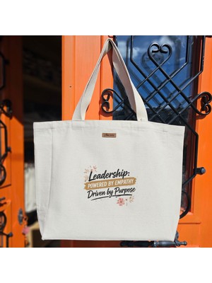 Bumudur Aksesuar Siyah Logo Empatiyle Güçlendirilmiş Empati ve Liderlik Temalı Modern Doğal Baskılı Naturel Kanvas Bez Çanta Sap Beyaz Cırt Cırtlı Suluk Tutuculu - Küçük