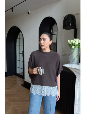 Özge Özgenç Etek Ucu Dantelli Oversize Triko