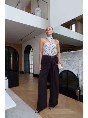 Özge Özgenç Pileli Dökümlü Premium Pantolon