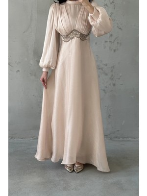 Tesettür Diyarı Mosera Janjan Kumaş Beli Taşlı Tesettür Abiye- Krem