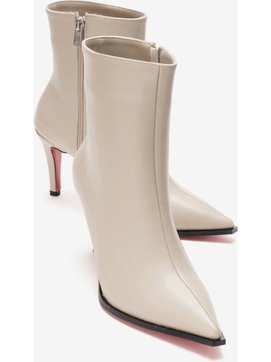 Ayakkabı Ateşi Kadın Bej Cilt Siyah Krokodil Bilek Boy Kısa Ince Topuklu Bot Torina