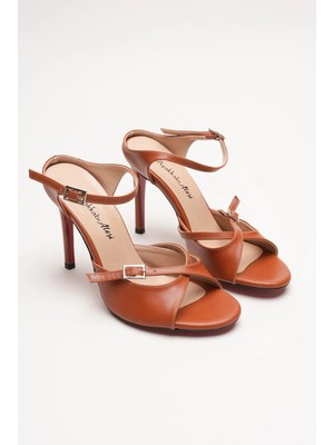 Ayakkabı Ateşi Kadın Çift Bantlı Tasarım Topuklu Ayakkabı Liona Taba Cilt