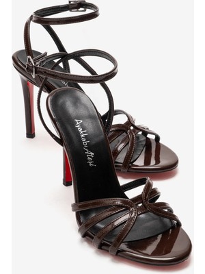 Ayakkabı Ateşi Kadın Kahverengi Rugan Açık Kafes Burun Tasarım Ince Topuklu Biyeli Ayakkabı Cage