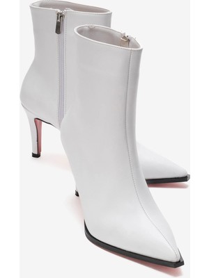 Ayakkabı Ateşi Kadın Beyaz Cilt Bilek Boy Kısa Ince Topuklu Bot Torina