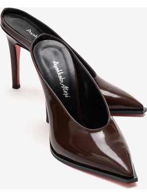 Ayakkabı Ateşi Kadın Kahverengi Rugan Özel Tasarım Ince Topuklu Terlik Kobe