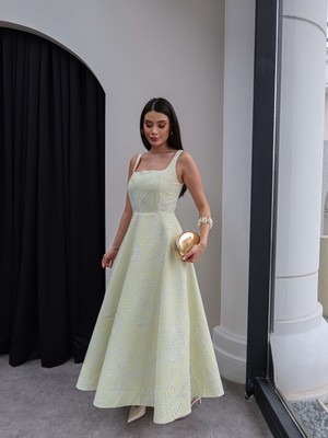 Esra Helvacı Kare Yaka Nakış Detaylı Uzun Elbise