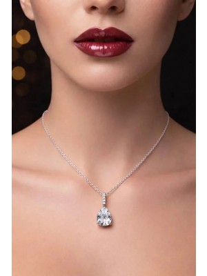 Gümüş Renk Sıra Taşlı Beyaz Damla Model Çelik Kolye