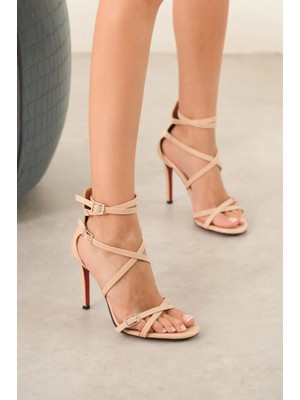 Ayakkabı Ateşi Kadın Biyeli Tokalı Ince Topuklu Ayakkabı Nela Nude Rugan