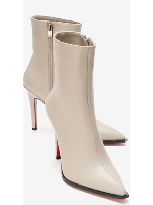 Ayakkabı Ateşi Kadın Bej Cilt Tasarım Taban Bilek Boy Ince Topuklu Bot Yanni