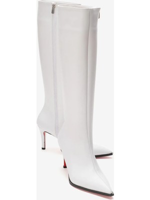 Ayakkabı Ateşi Kadın Beyaz Cilt Sivri Burun Kısa Topuklu Diz Altı Çizme Togie