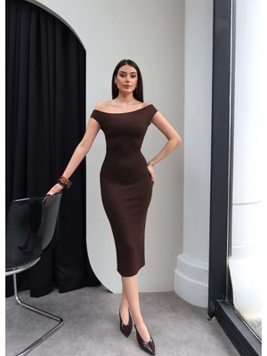 Esra Helvacı Asimetrik Yaka Drapeli Midi Elbise