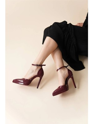 Ayakkabı Ateşi Kadın Baretli Sivri Burun Topuklu Ayakkabı Minora Bordo Rugan